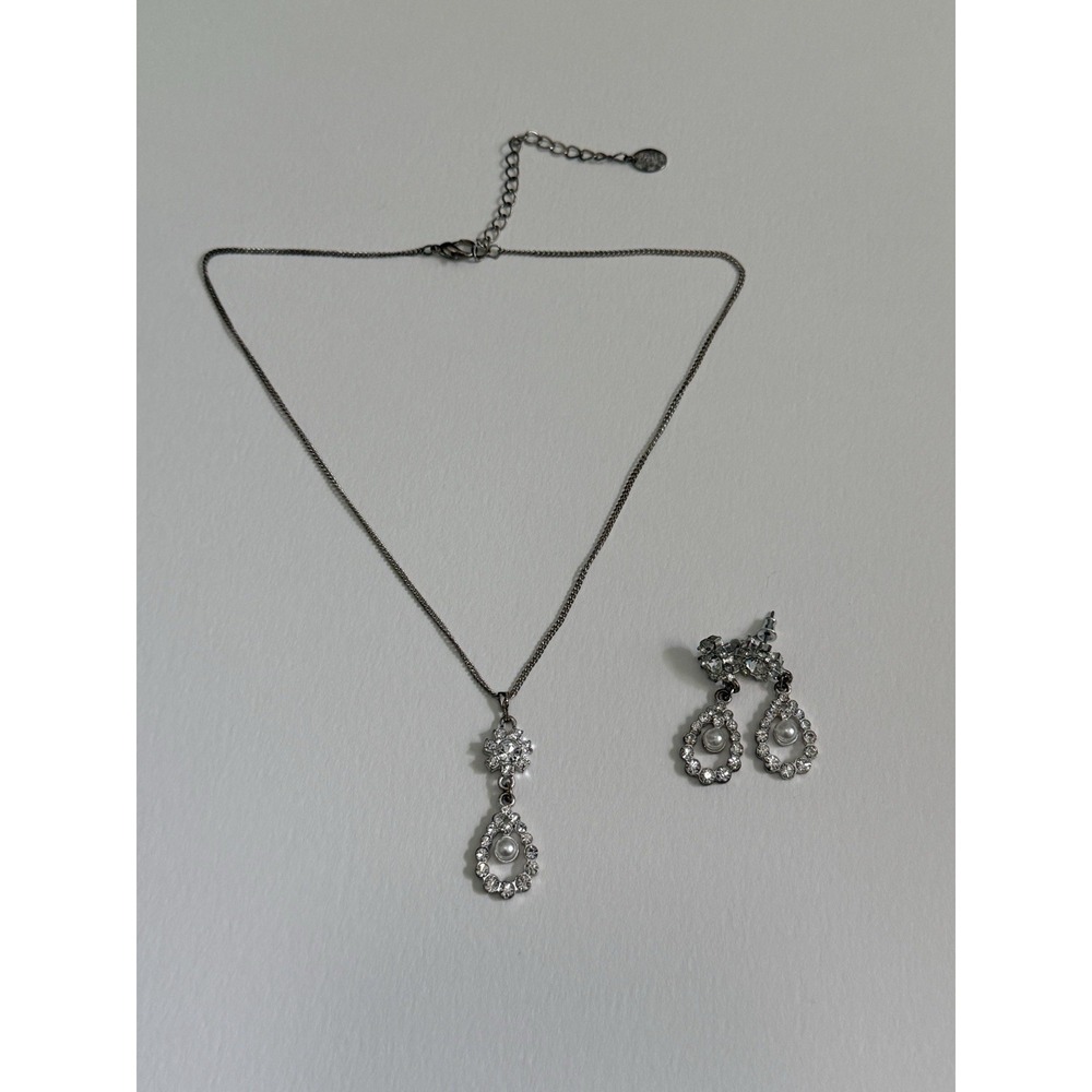 Claires‎ Rhinestones Faux Pearl Earrings Post And Necklace Silver Tone Set